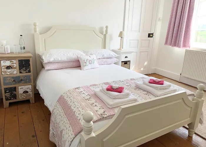 Langdon Barton Farm - Country Farmhouse B&B