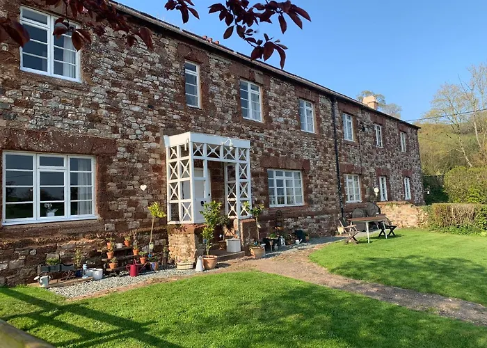 Langdon Barton Farm - Country Farmhouse B&B